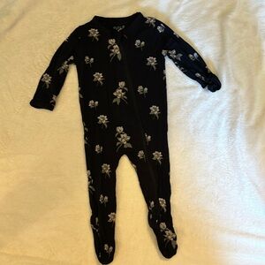 Kyte Baby Magnolia bamboo pajamas 3-6 months
